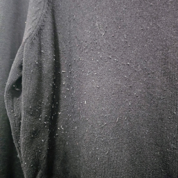 Classic Black Long Sleeve Sweater- Size Medium - Picture 4 of 6